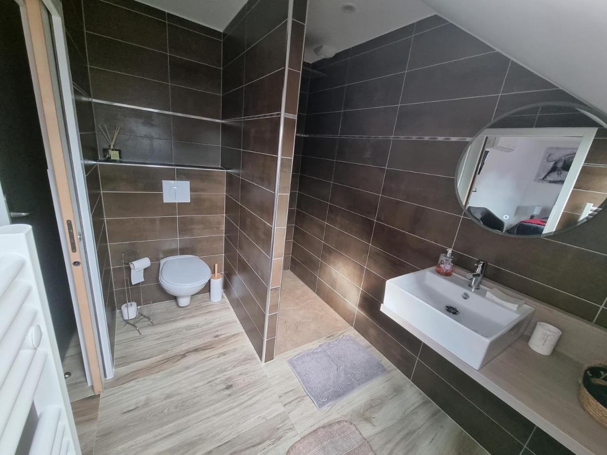 Le 4 Bed & Breakfast Монтиняк Екстериор снимка