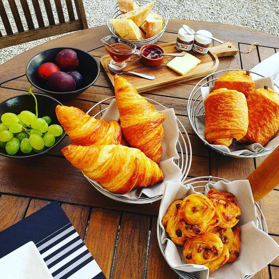 Le 4 Bed & Breakfast Монтиняк Екстериор снимка