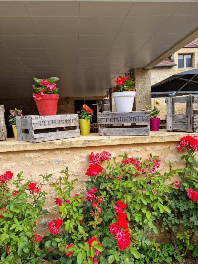 Le 4 Bed & Breakfast Монтиняк Екстериор снимка
