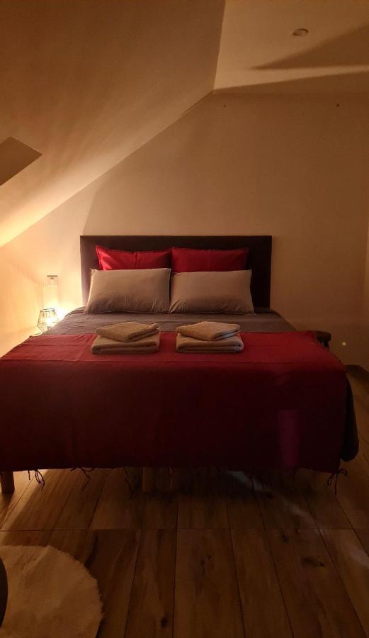 Le 4 Bed & Breakfast Монтиняк Екстериор снимка