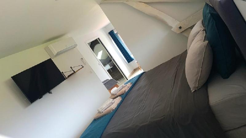 Le 4 Bed & Breakfast Монтиняк Екстериор снимка